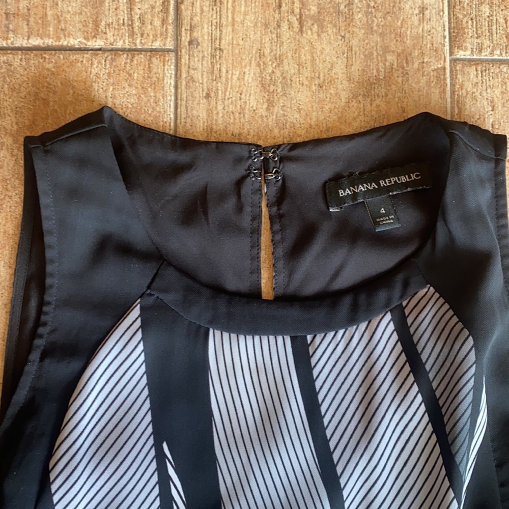Perfect dress for the office! - Picture 2 of 2